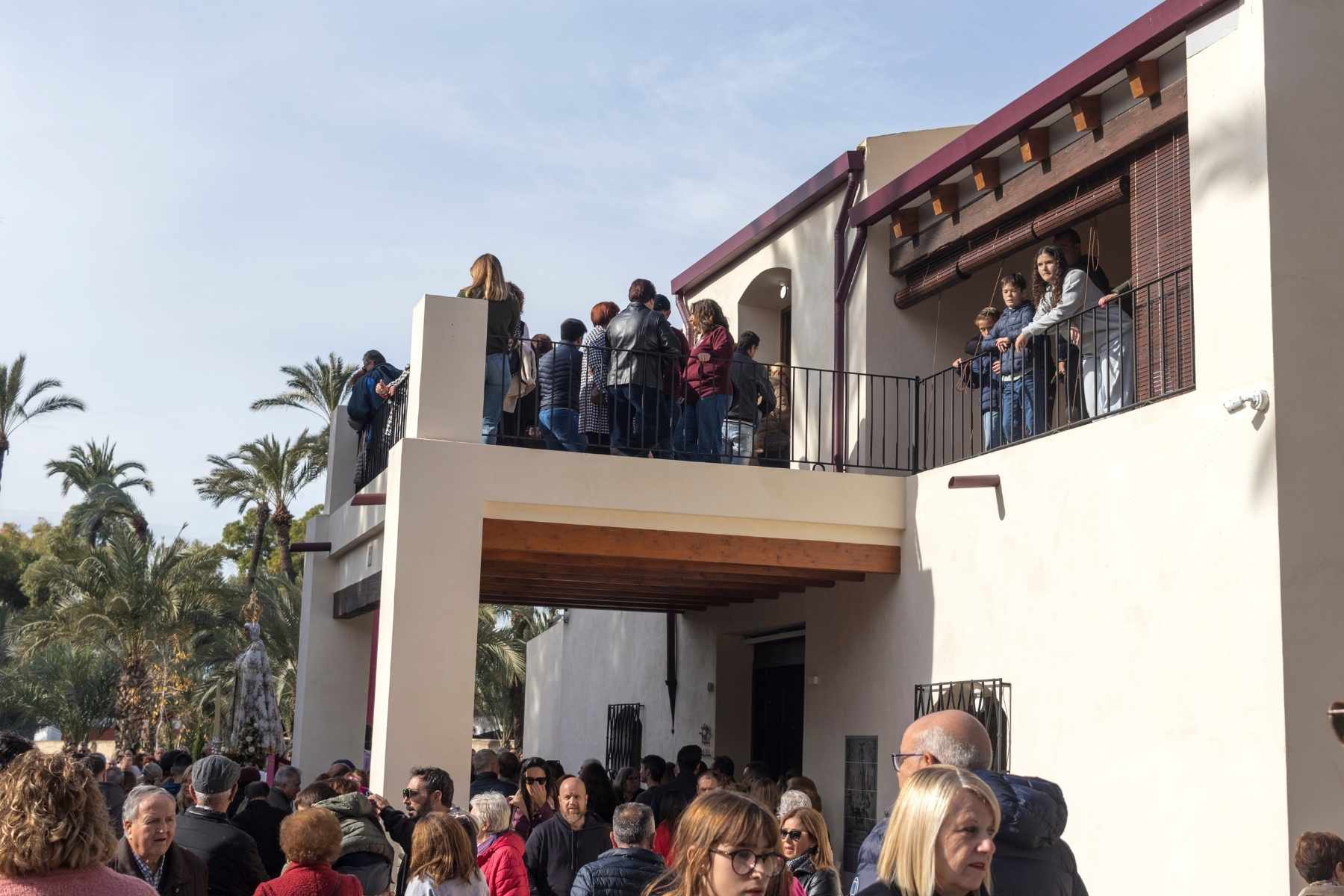 Inauguración multitudinaria por la rehabilitación de la casa de la virgen en Elche