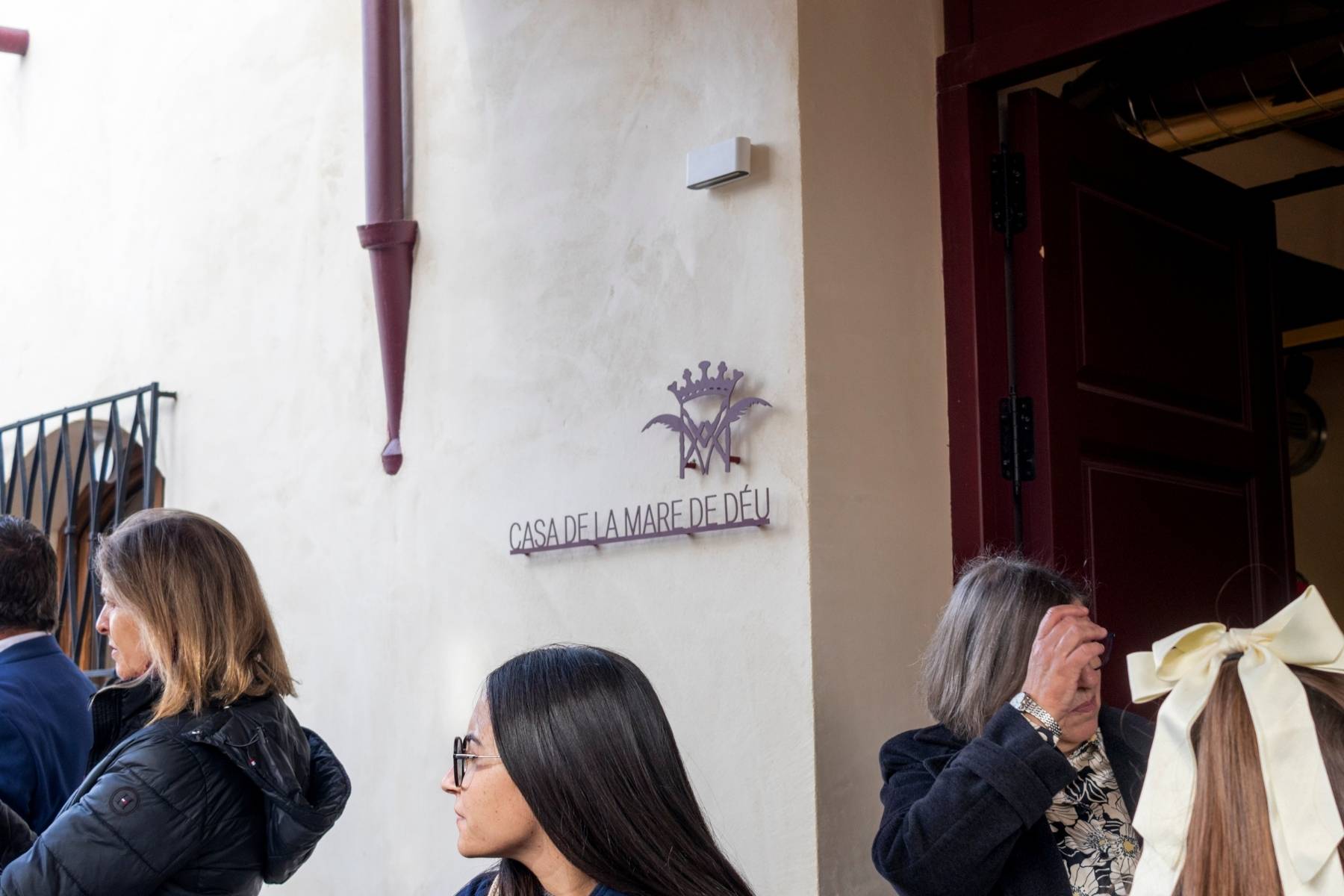 Imagen de la inauguración de la rehabilitación de la casa de la virgen en Elche