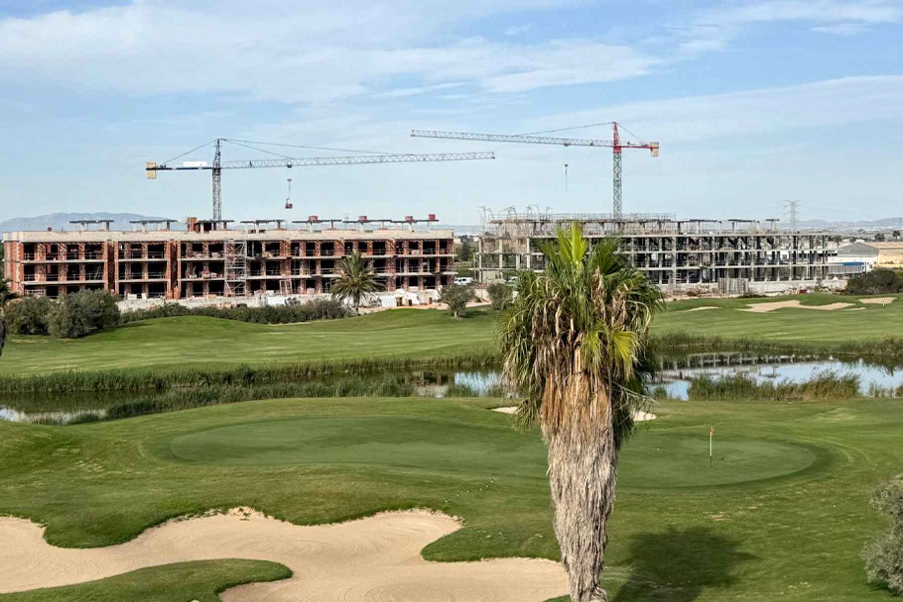 Imagen de la obra del residencial en Los Alcázares