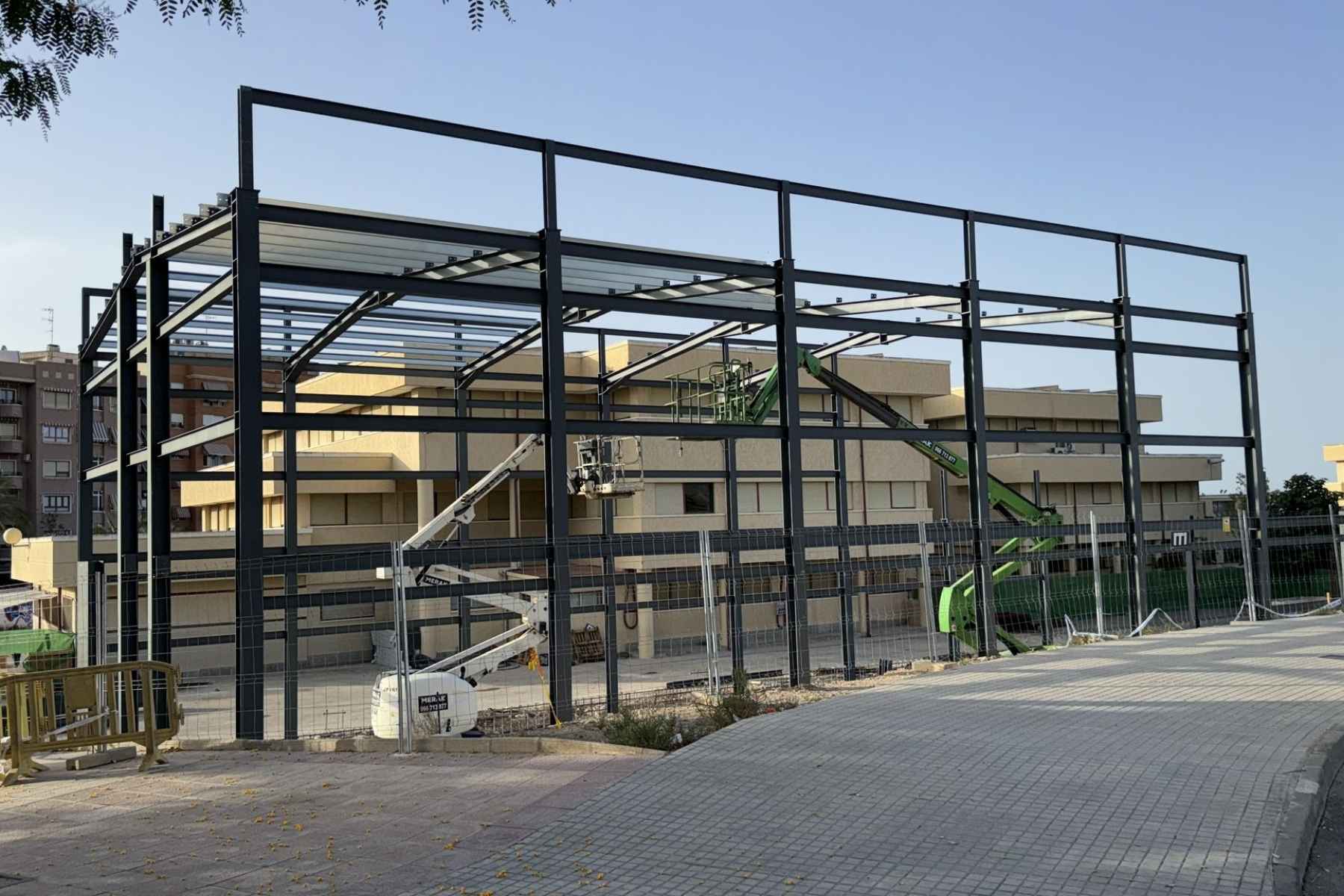 Estructura del gimnasio del CEIP López Orozco en Elche